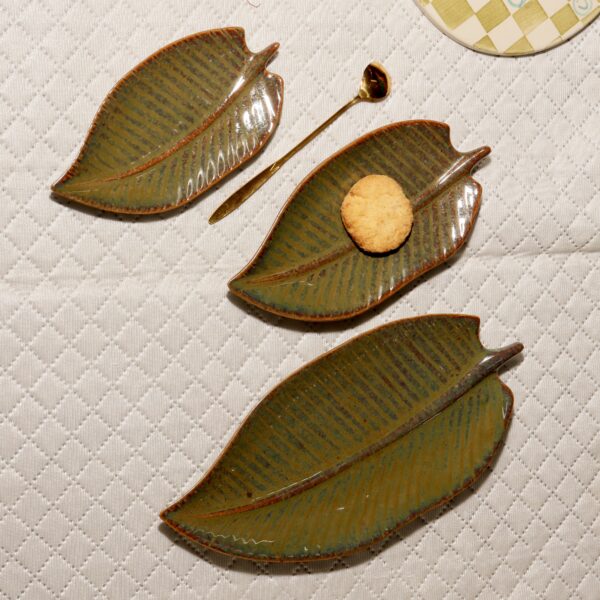 Khan Studio:  Ceramic Plates Leaf Shape Serving Plates (Set of 3) - Image 2