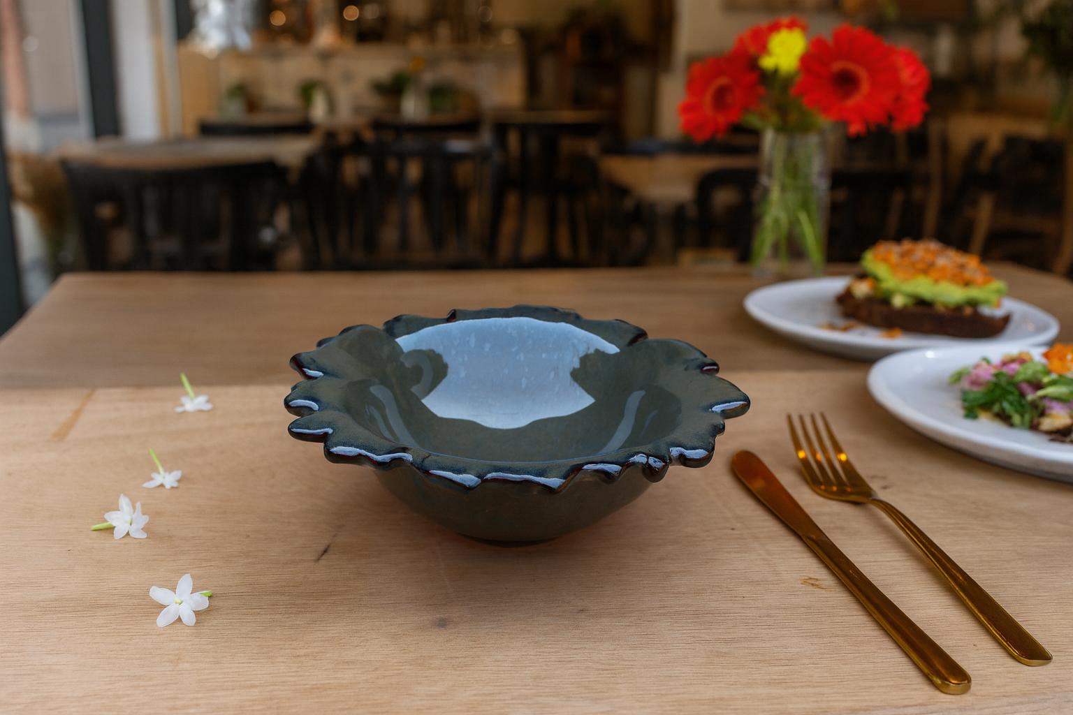 Handcrafted Wavy Rim Ceramic Bowl, Forest Green Glaze – Khan Ceramic